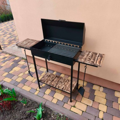 Мангал з кришкою на 12 шампурів 4мм для барбекю та шашликів. Дерев'яні полиці, знімні ніжки, решітка-гриль, совок та кочерга